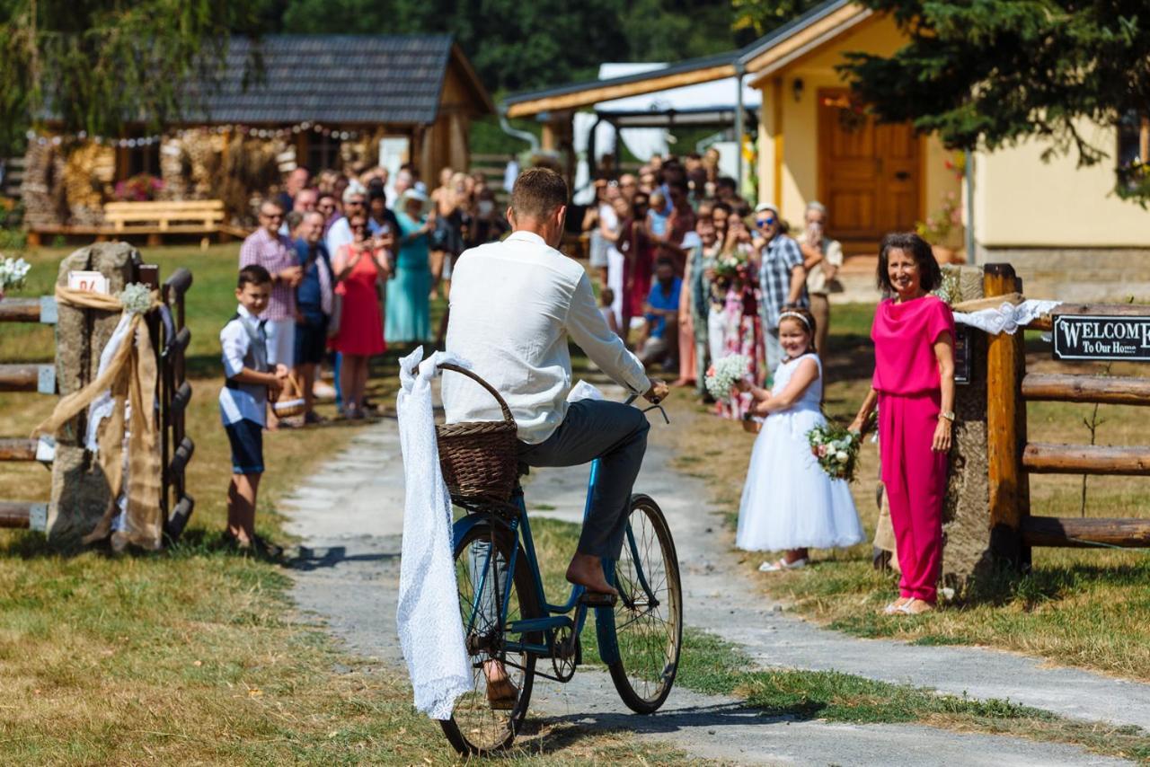 Отель Krasna Samota Хршибска Экстерьер фото